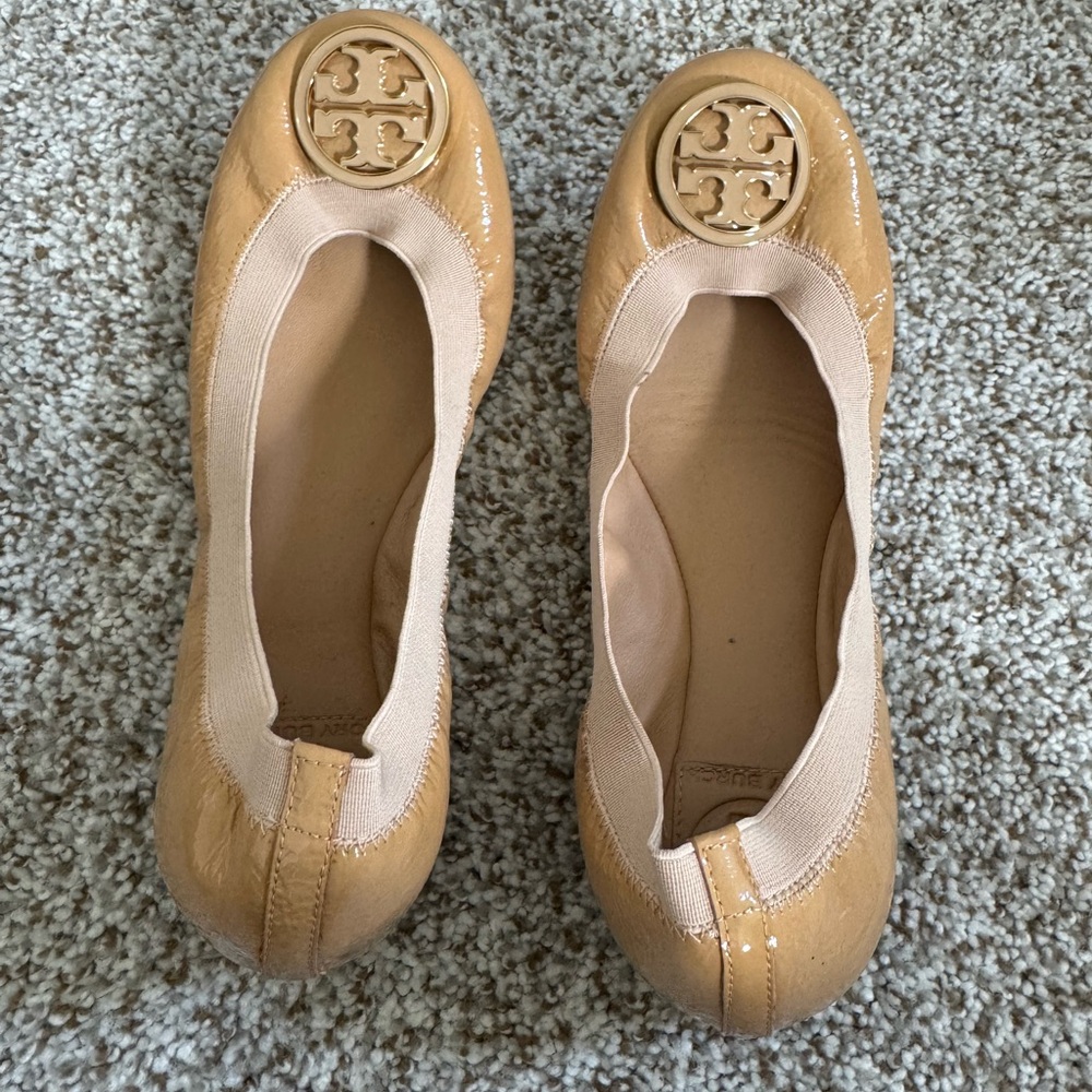 Tory Burch Tan Leather Flats with Logo Medallion